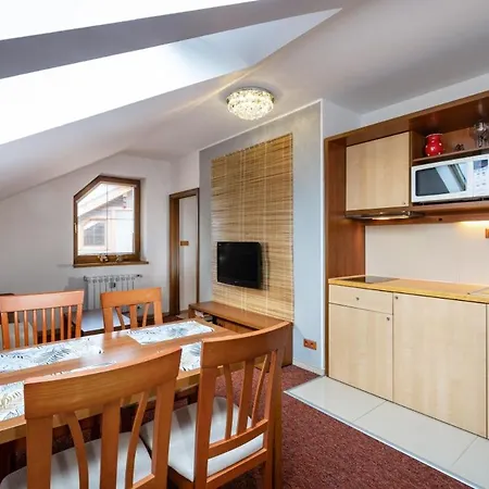 Jointatry Sk - One And Two Bedroom Велька-Ломница